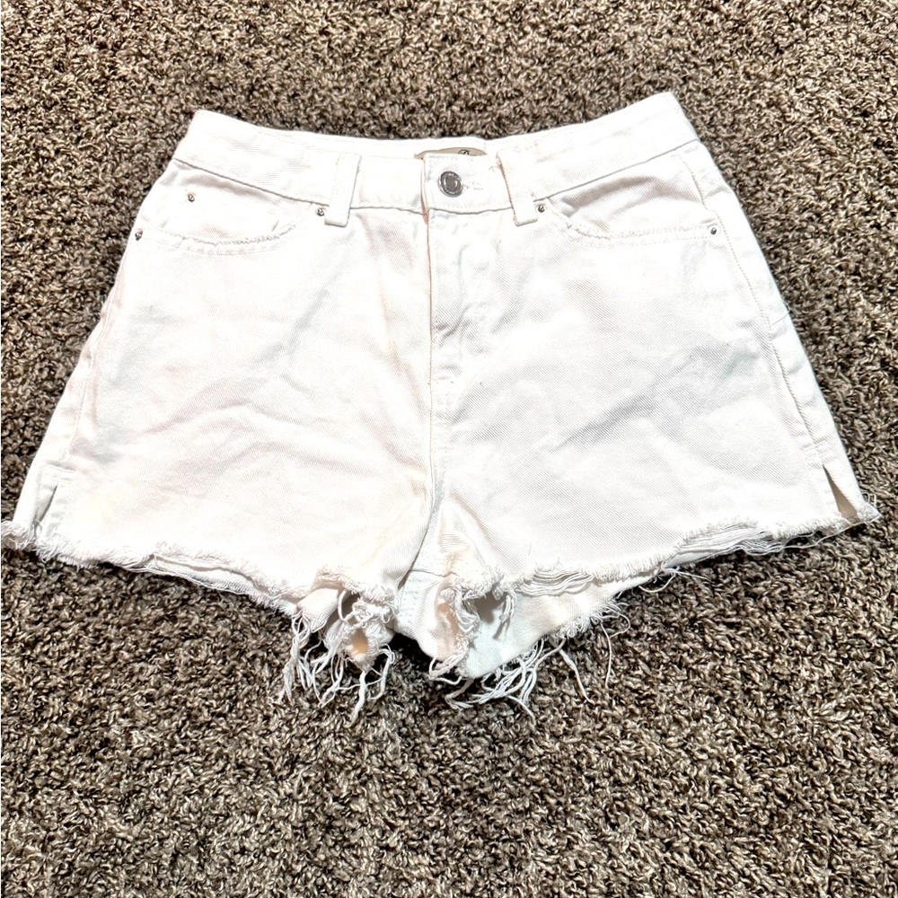 High wasted shorts size 4 color white
